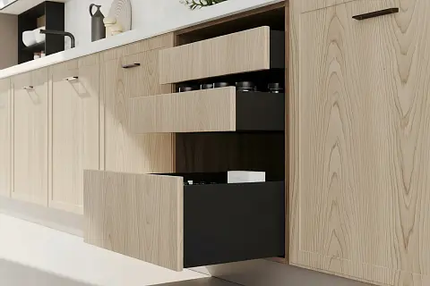 Из массива какого дерева лучше делать кухню? Полный разбор
